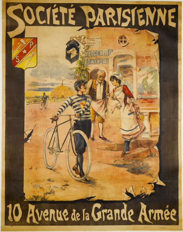 Plakat für ein Fahrradrennen in Paris, das eine Gruppe von Menschen zeigt, von denen einer ein Fahrrad hält, mit einem Gebäude im Hintergrund und Text, der das Ereignis beschreibt.